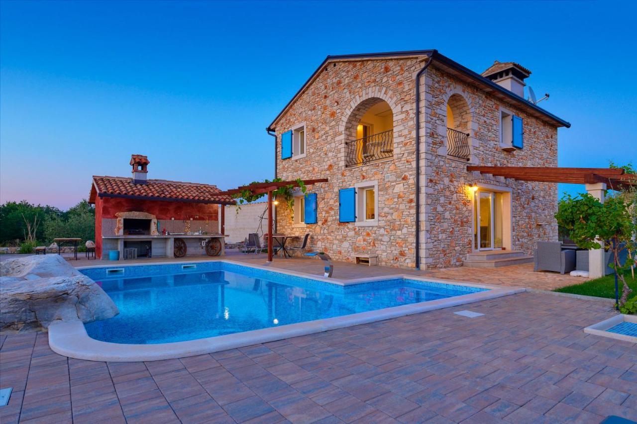 Stifanići Relax House Surrounded By Olives And Vineyard 빌라 외부 사진